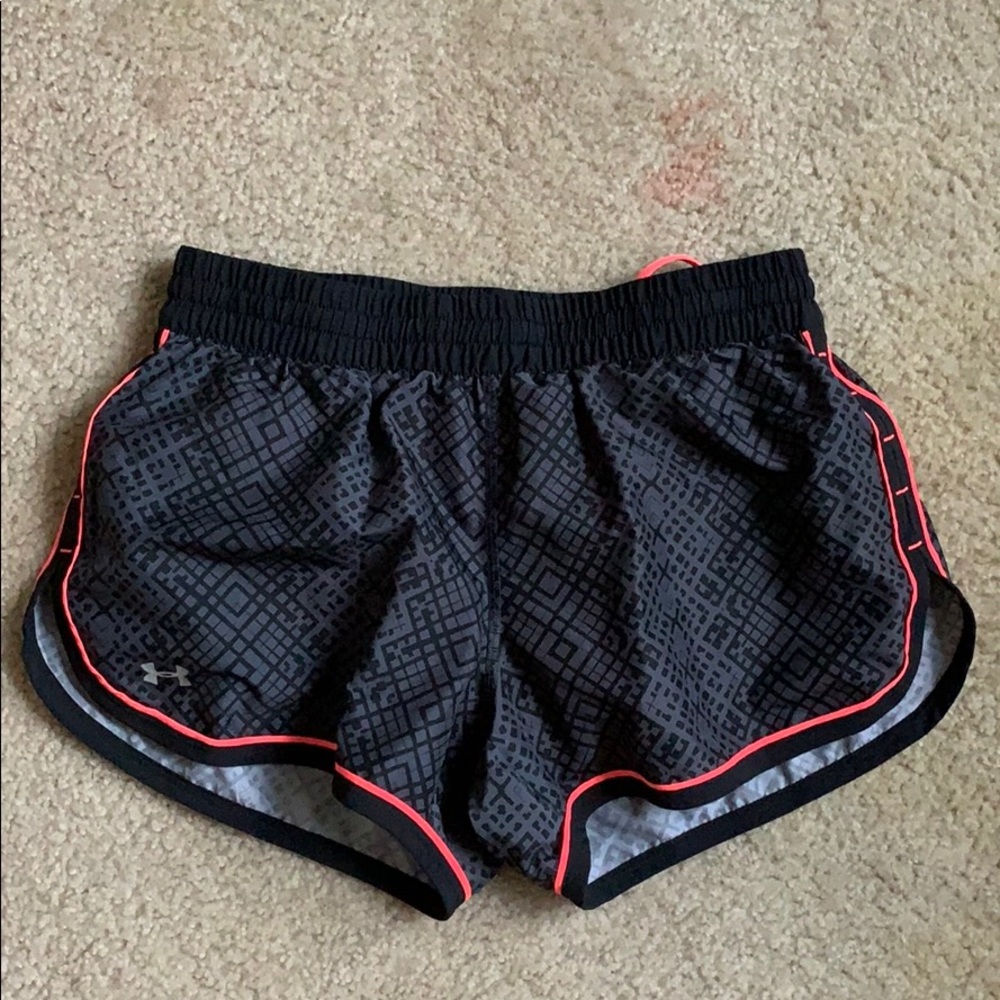 Under Armor Semi Fitted Athletic Shorts XS